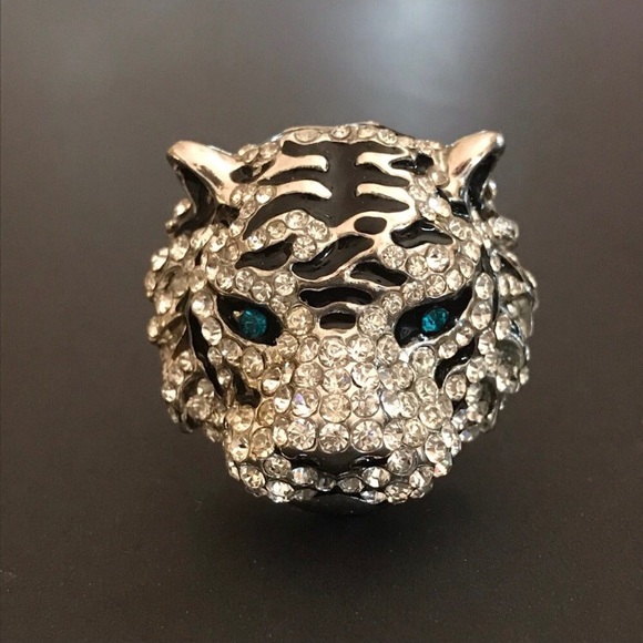 🇨🇦 Vivah Silver Tiger Ring w/ Crystals Size 6.5 - Picture 4 of 4